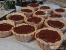 Рецепт Тістечка Кошички з білковим кремом, Грибочки з дитинства рецепт