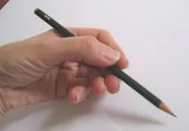 Як тримати олівець олівець