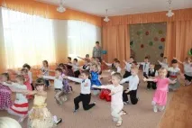 Сценарій концерту «День матері» сценарій