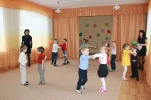 Сценарій концерту «День матері» сценарій