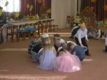 Теремок в осінньому лісі» сценарій осіннього свята у старшій групі теремок