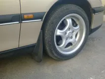 Встановив передні бризковики встановив