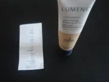 Доглядає тональний крем Ultra Smooth від Lumene - чудова текстура проти неприємної віддушки крем