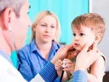 Холодний піт у дитини – причини появи у дітей дитини