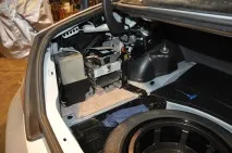 Господині на замітку Встановлення навігації та підключення iPod у Mercedes CLS або W211 замітку
