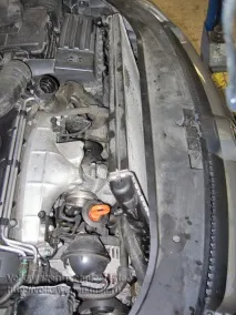 Заміна радіатора двигуна Volkswagen Гольф Плюс заміна