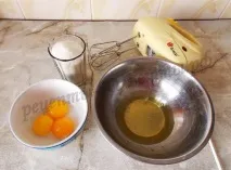 Бісквітний рулет з вишнею рулет