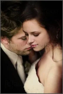 Четверта річниця весілля Едварда та Белли - 13 Серпня 2010 - ☆ Twilight news ☆ - Всі новини про весілля