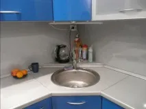 Дизайн інтер’єру кутових кухонь інтер