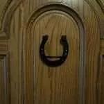 Ідеї для дачі Вішаємо підкову в будинку на щастя своїми руками дачі