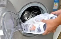 Як прати кросівки в пральній машині машині