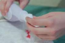 Як відіпрати лак для нігтів з одягу Корисні поради - Жіночий блог нігтів