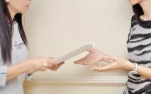 Як виселити сусіда з квартири Виселення галасливих, алкоголіків, сусідів, які винаймають квартиру квартири