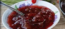 Полуничне варення - рецепти без варіння ягід, варення з желатином, м’ятою та лимоном полуничне