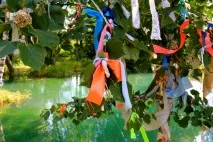 Край чудотворних криниць, Блакитний криниця в селі Клини під Славгородом, Білорусь ( Pays des край