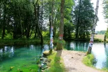Край чудотворних криниць, Блакитний криниця в селі Клини під Славгородом, Білорусь ( Pays des криниць