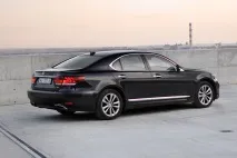 Lexus LS 460 AWD – автомобіль мрія автомобіль