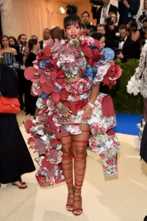 Манікюрзірок із червоної доріжки Met Gala 2017, який варто повторити манікюрзірок