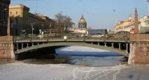 Міст поцілунків у Санкт-Петербурзі – романтичне місце, що обіцяє зустріч після довгоїрозлуки романтичне