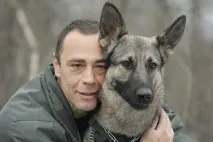 його