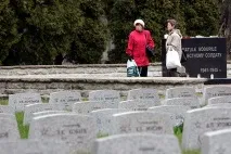 Чому в естонському Йихві вимагають ховати українців окремо Прибалтика Колишній СРСР вимагають