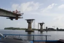 майже