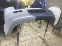 Чомусколюється фарба на бампері, і як із цим боротися фарба