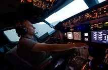Політ на тренажері Boeing-737 як подарунок-враження політ
