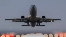 За якої швидкості злітає пасажирський літак швидкості