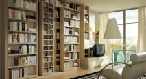 Вузька книжкова шафа для маленької квартири квартири