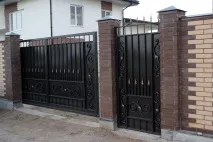 Установка металевих воріт розстібні та відкатні конструкції установка