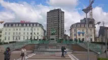 Залягти на дно в Шарлеруа місто на зворотному боці Європи зворотному