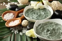 Зелена глина для обличчя - властивості продукту, рецепти масок (у тому числі від прищів) глина