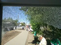 600 тисяч на тиждень скільки коштує заміна розбитого скла на зупинках в Іжевську тиждень