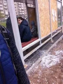 600 тисяч на тиждень скільки коштує заміна розбитого скла на зупинках в Іжевську тисяч