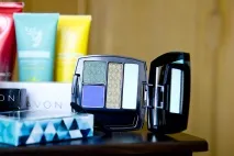 AVON включає літо! Бюджетні a Antonova бюджетні