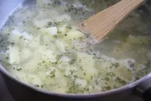 Фрикадельки з птиці (на пару) з картопляним пюре картопляним