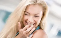 очима