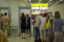 Шукайте підозрілі особи безпеки