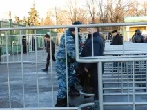Шукайте підозрілі особи багато