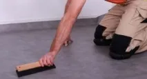 підлогу