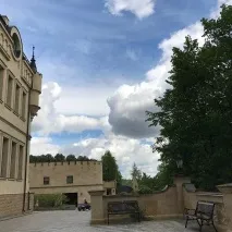 Максим Галкін показав свій замок та володіння показав