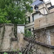 Максим Галкін показав свій замок та володіння максим