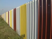 Монтаж паркану з профнастилу - від встановлення стовпів до кріплення листа - Легка справа профнастилу