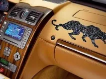 Потрібнаякісна інкрустація камінням Сваровські авто Тоді звертайтеся до тюнінг-студії «Автограф» камінням