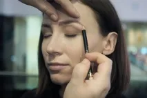 Оформлення брів у броу-барі - Л - Етуаль тест-драйв та розіграш, Beauty Insider оформлення