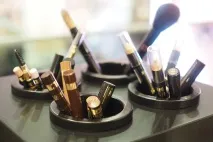 Оформлення брів у броу-барі - Л - Етуаль тест-драйв та розіграш, Beauty Insider розіграш