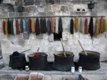 Фарбування пряжі можна