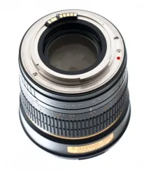 Огляд об’єктива Samyang 85 85мм
