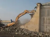 Підприємця зобов’язали знести вхідну групу, яка порушує права мешканця вхідну